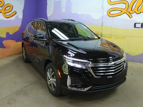 Used 2024 Chevrolet Equinox Premier FWD image 2
