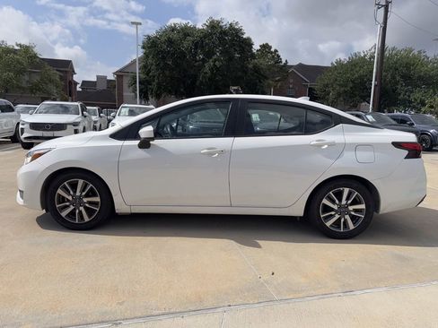 Used 2023 Nissan Versa SV w/ Electronics Package image 2