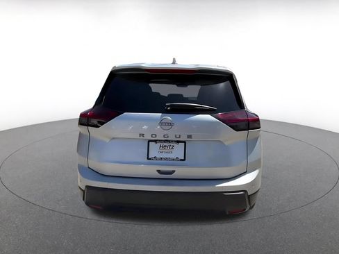Used 2025 Nissan Rogue SV FWD image 12