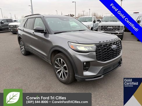 Used 2025 Ford Explorer ST-Line image 4