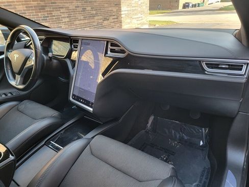Used 2018 Tesla Model S 75D image 22