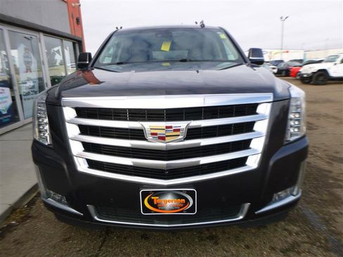 Used 2017 Cadillac Escalade Premium Luxury image 27