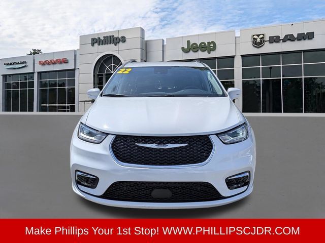 Certified 2022 Chrysler Pacifica Touring-L w/ Uconnect Theater Family Group FWD image 8