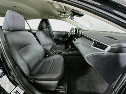 Used 2025 Toyota Corolla LE FWD image 28