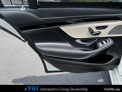 Used 2019 Mercedes-Benz S 560 4MATIC Sedan image 20