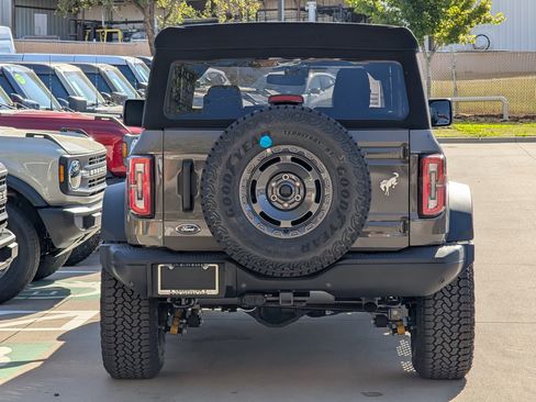 New 2025 Ford Bronco Badlands image 5