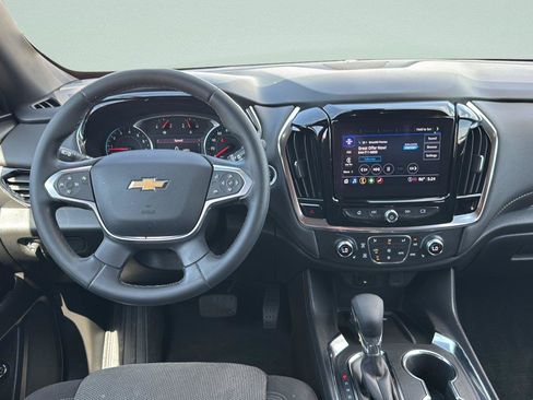 Used 2023 Chevrolet Traverse LT FWD image 10
