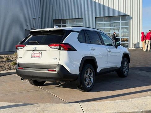 New 2025 Toyota RAV4 XLE image 5