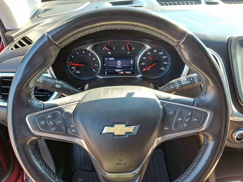 Used 2020 Chevrolet Equinox LT image 18
