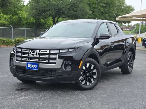 Certified 2025 Hyundai Santa Cruz SE image 1