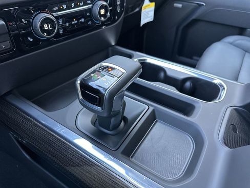 Used 2025 Chevrolet Silverado 1500 LT Trail Boss w/ Convenience Package II image 16