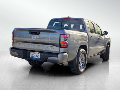 Used 2025 Nissan Frontier SV w/ SV Convenience Package RWD image 4