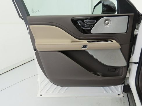 Used 2023 Lincoln Aviator Reserve w/ Equipment Group 201A AWD/4WD image 26