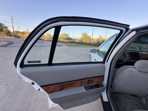 Used 1995 Buick Le Sabre Custom image 19