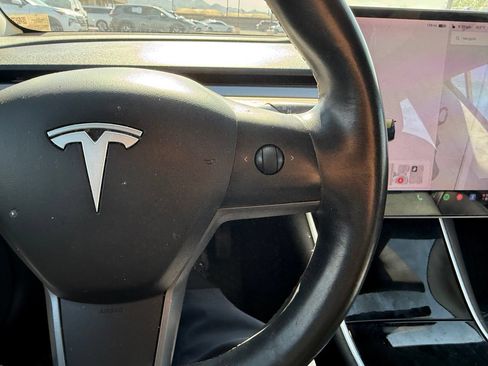 Used 2018 Tesla Model 3 Long Range RWD image 18
