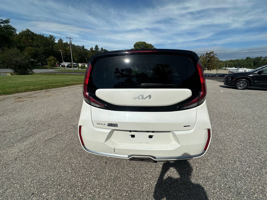 Used 2023 Kia Soul GT-Line FWD image 4