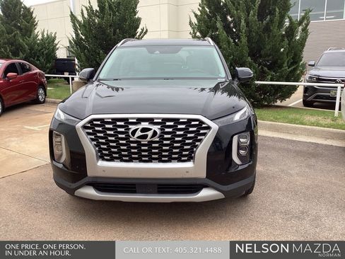 Used 2022 Hyundai Palisade SEL w/ Premium Package FWD image 2