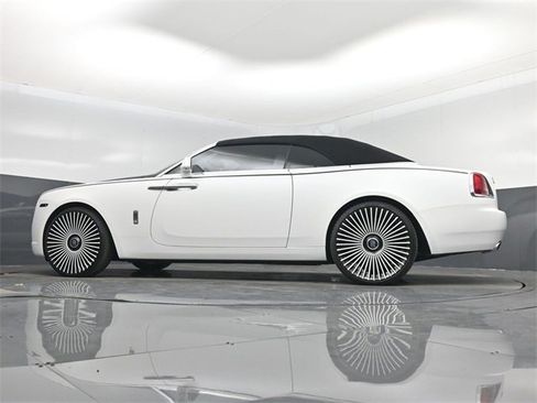Used 2016 Rolls-Royce Dawn image 69