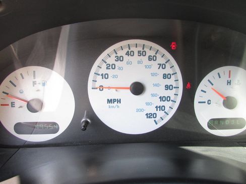 Used 2002 Dodge Caravan SE image 11