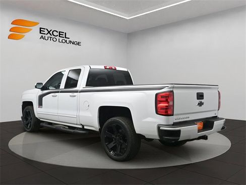 Used 2018 Chevrolet Silverado 1500 LT w/ Rally 2 Edition image 3