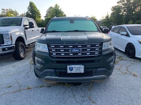 Used 2016 Ford Explorer Limited w/ Equipment Group 301A AWD/4WD image 3