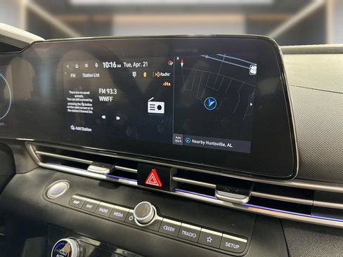 Certified 2024 Hyundai Elantra SEL FWD image 21