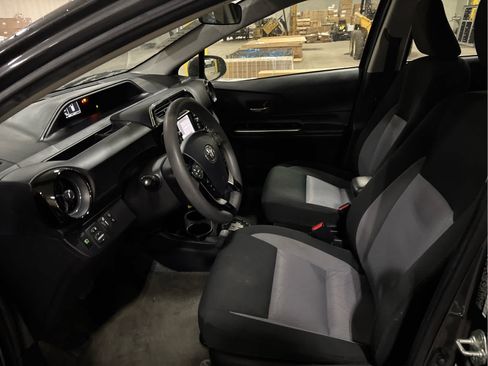 Used 2018 Toyota Prius C Two FWD image 9