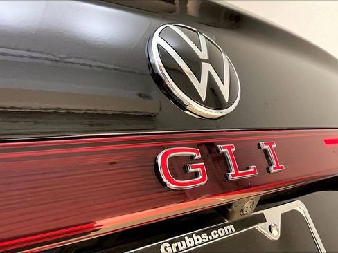 Used 2025 Volkswagen Jetta GLI Autobahn image 39