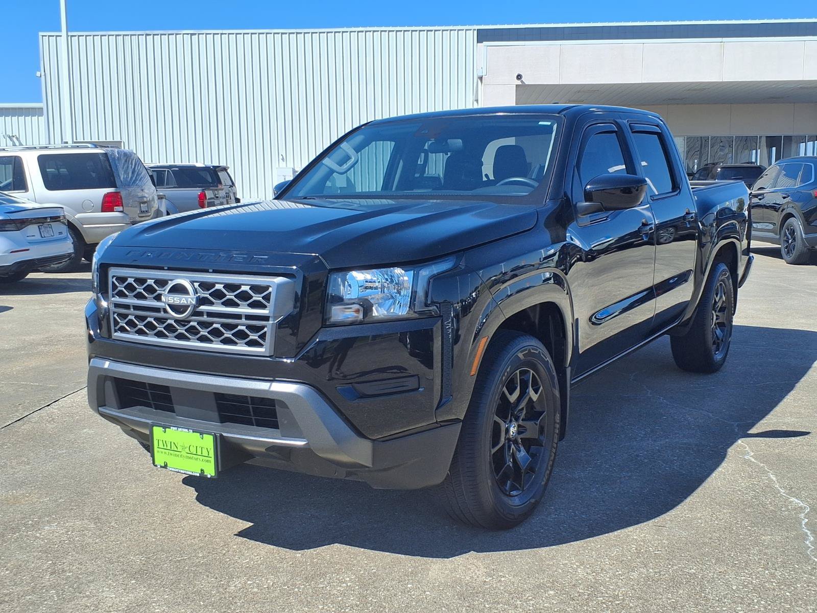Used 2024 Nissan Frontier SV w/ Technology Package RWD image 3