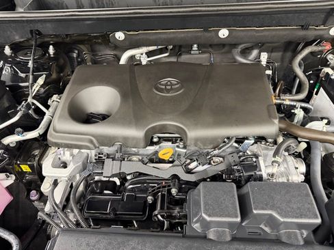 Certified 2025 Toyota RAV4 XLE w/ Convenience Package FWD image 41