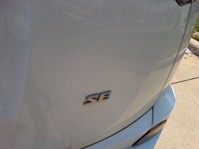 Used 2016 Toyota RAV4 SE w/ Advanced Technology Package FWD image 7