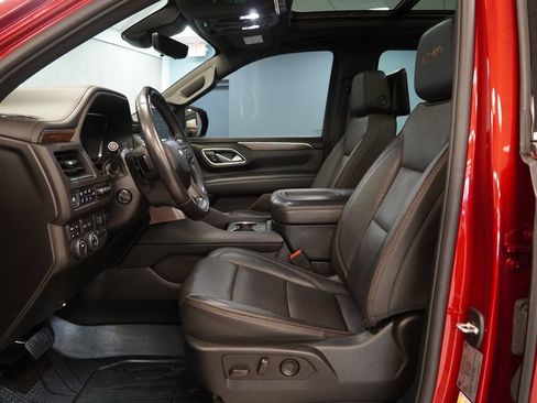 Used 2024 Chevrolet Suburban High Country w/ Advanced Technology Package AWD/4WD image 6