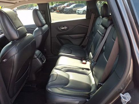 Used 2015 Jeep Cherokee Limited w/ Luxury Group FWD image 10