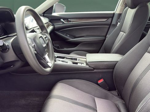 Used 2020 Honda Accord EX image 17