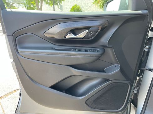 Used 2024 GMC Terrain SLE image 20