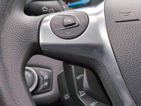 Used 2015 Ford Escape SE image 25