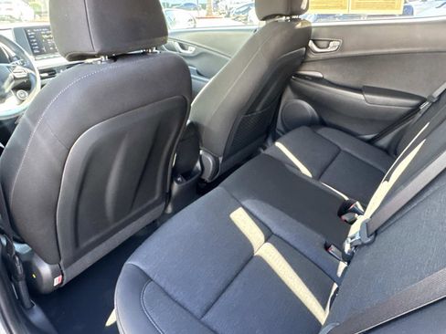 Used 2023 Hyundai Kona SE image 12