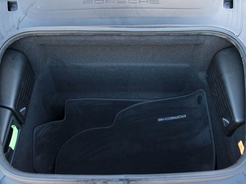 Used 2018 Porsche 718 Boxster RWD image 41