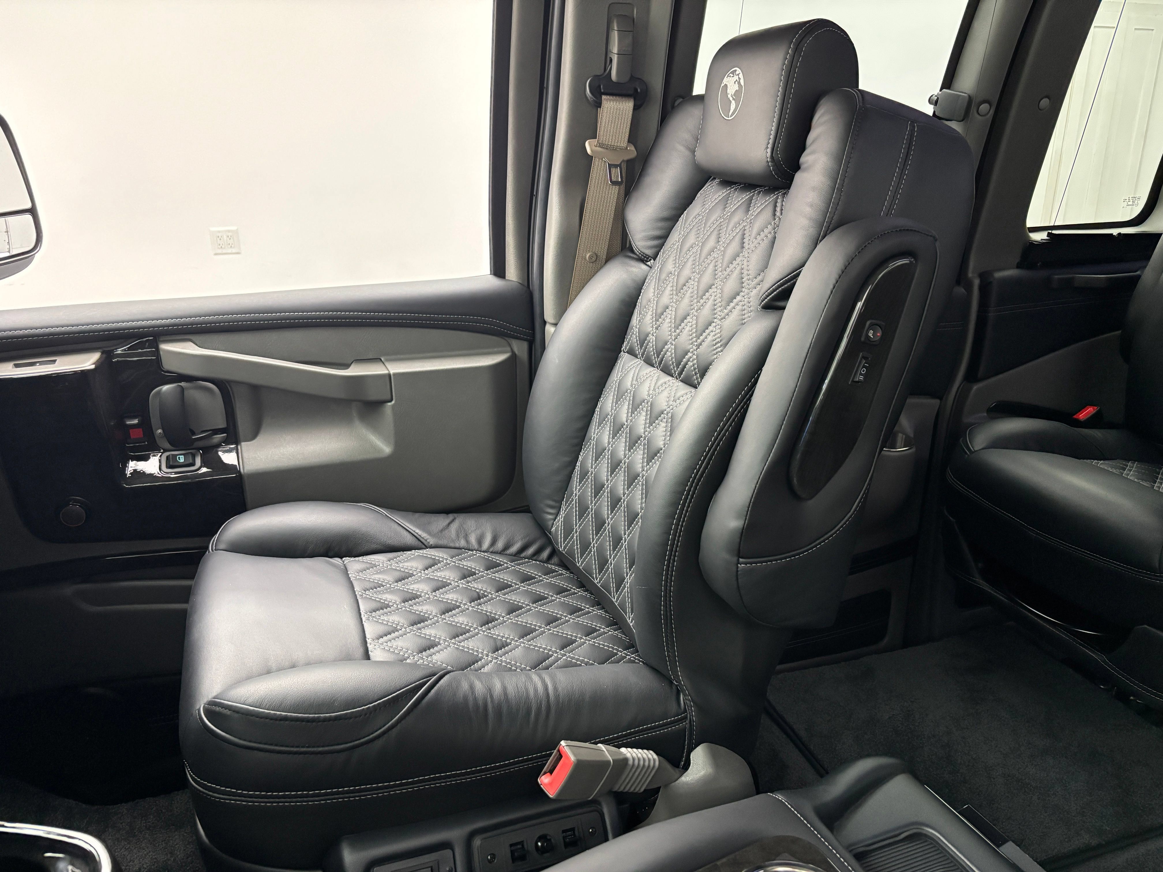 New 2026 GMC Savana 2500 Extended w/ Driver Convenience Package RWD image 47