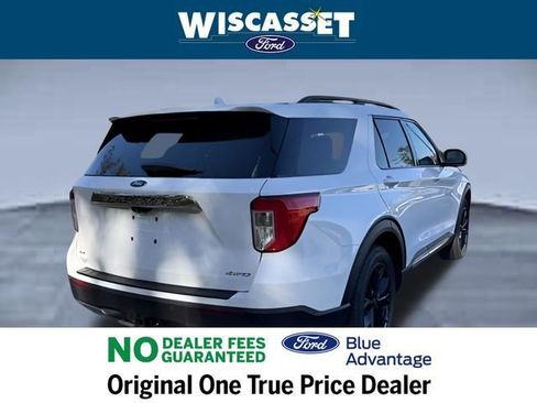 Certified 2022 Ford Explorer XLT w/ Equipment Group 202A image 35