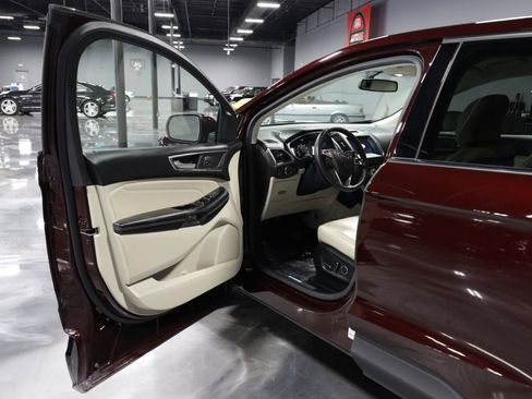 Used 2017 Ford Edge Titanium w/ Technology Package image 9