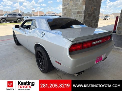 Used 2009 Dodge Challenger R/T RWD image 10