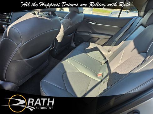 Used 2021 Toyota Camry XSE image 17