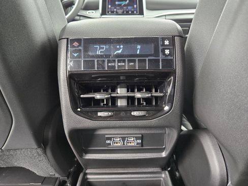 New 2025 Jeep Grand Cherokee L Laredo image 27