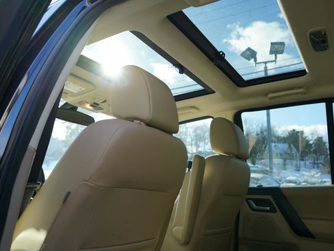 Used 2013 Land Rover LR2 image 51