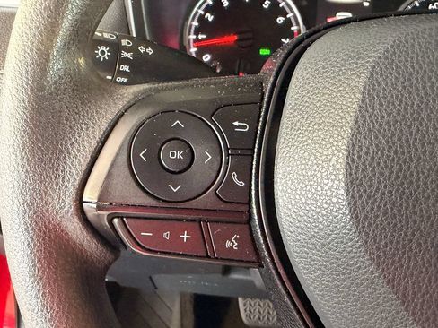 Used 2021 Toyota RAV4 LE AWD/4WD image 16