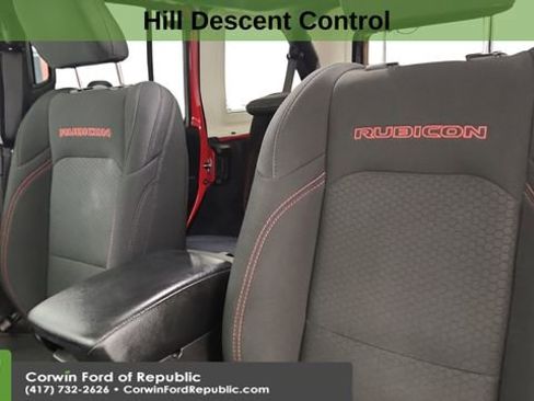 Used 2021 Jeep Wrangler Unlimited Rubicon w/ Cold Weather Group AWD/4WD image 11