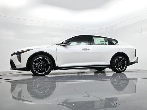 Certified 2025 Kia K4 GT-Line w/ GT-Line Premium Package FWD image 37
