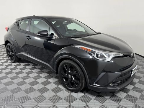 Used 2018 Toyota C-HR XLE FWD image 6