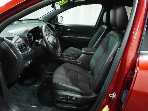 Used 2023 Chevrolet Equinox RS w/ LPO, Floor Liner Package FWD image 14
